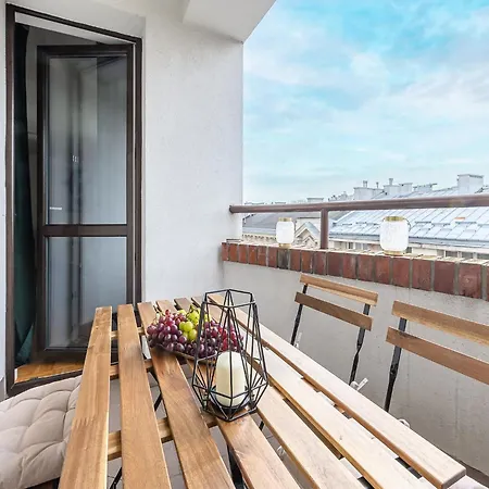 Charming For 6 * Warszawa